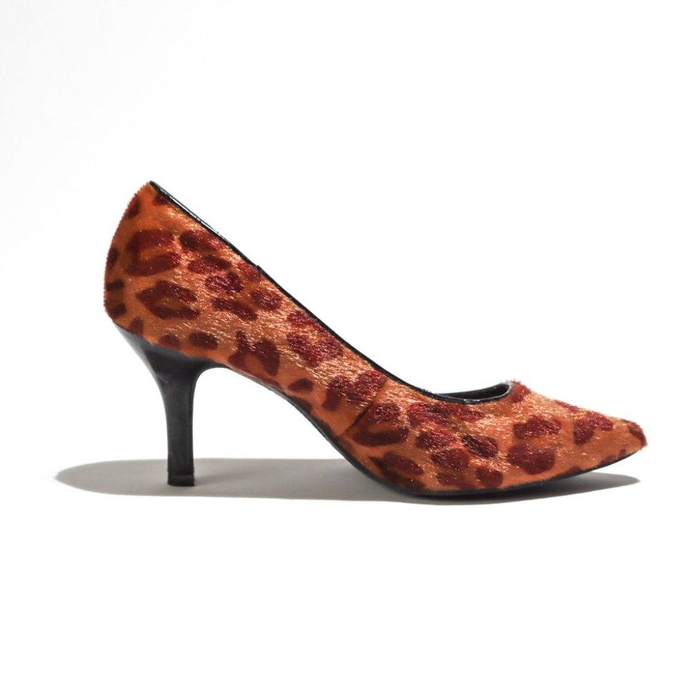 Women's Leopard Print Vegan Calf Hair Heels SIZE 8.5 W Pointy Toe Animal Print